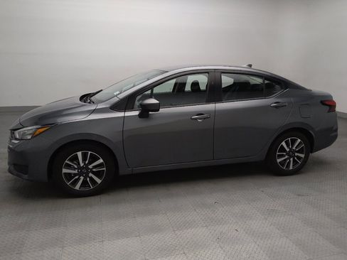 Used 2025 Nissan Versa SV FWD image 2