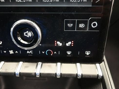 Used 2025 GMC Terrain Elevation AWD/4WD image 17