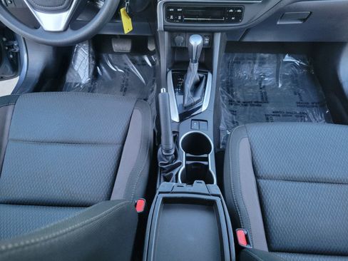 Used 2019 Toyota Corolla LE FWD image 29