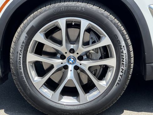 Used 2025 BMW X5 xDrive50e AWD/4WD image 26