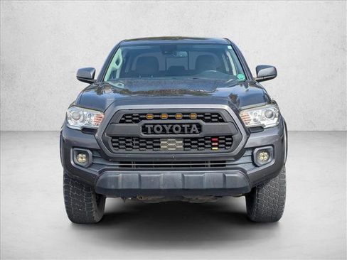 Used 2019 Toyota Tacoma SR5 image 2