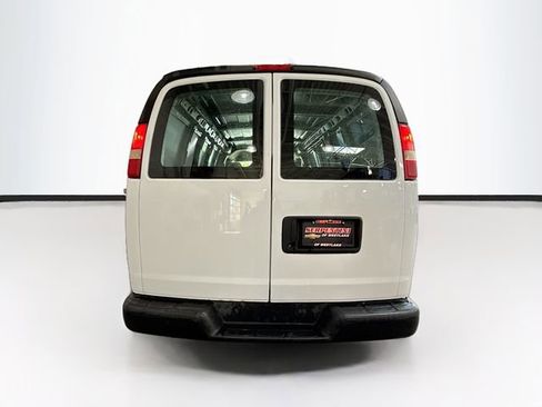 Used 2009 Chevrolet Express 2500 RWD image 7