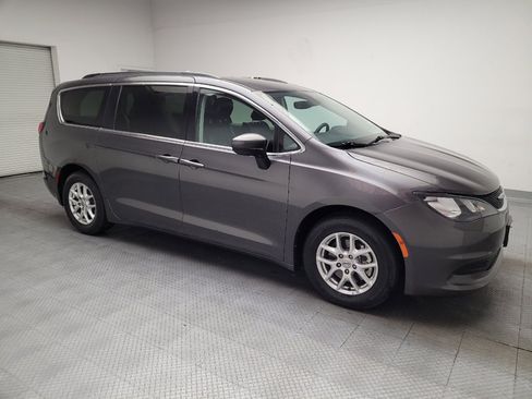Used 2021 Chrysler Voyager Lxi FWD image 11