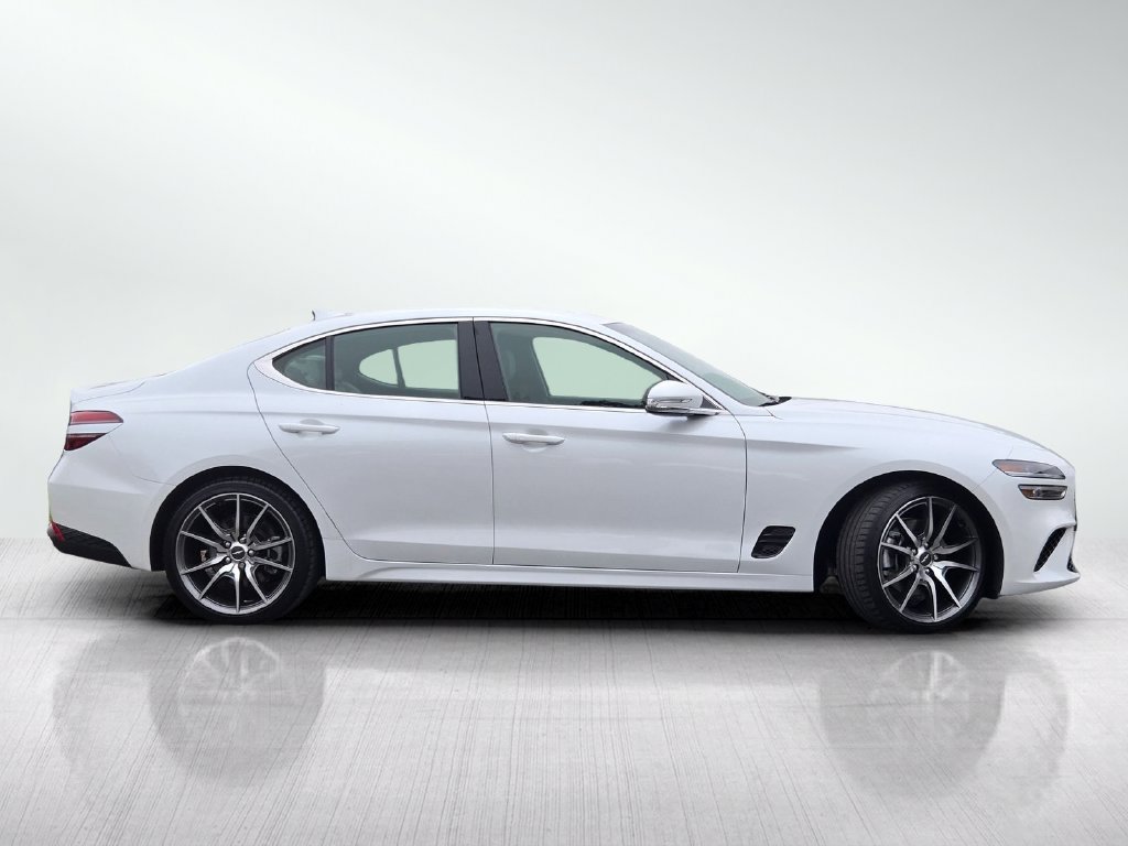 Used 2023 Genesis G70 2.0T RWD image 3