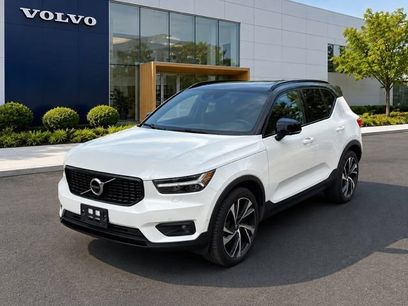Used 2019 Volvo XC40 T5 R-Design