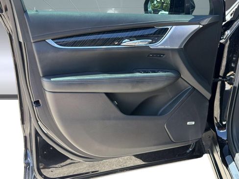 Certified 2022 Cadillac XT6 Premium Luxury w/ Technology Package FWD image 13
