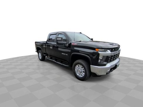 Used 2022 Chevrolet Silverado 2500 LT w/ Convenience Package image 2