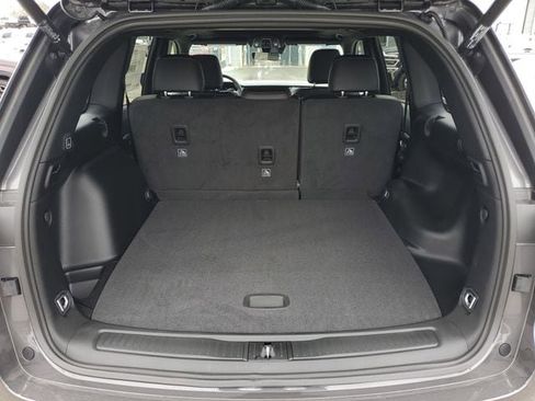 New 2026 Jeep Grand Cherokee Altitude image 9