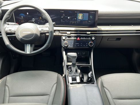 Certified 2025 Hyundai Santa Cruz Limited AWD/4WD image 11
