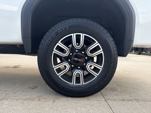 Used 2023 GMC Sierra 3500 AT4 w/ AT4 Premium Plus Package AWD/4WD image 9