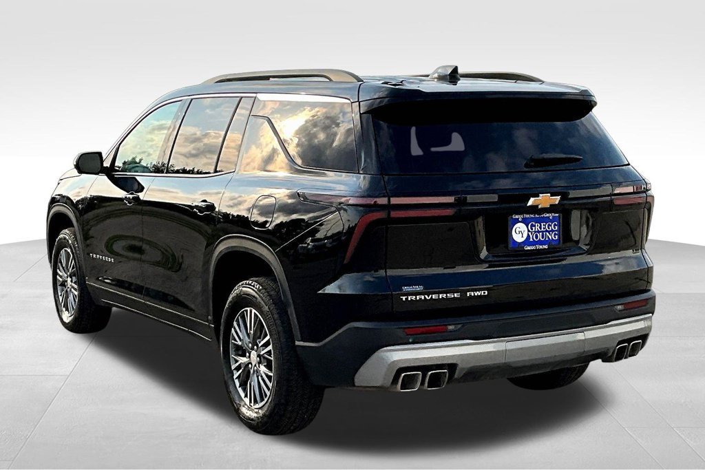 Used 2026 Chevrolet Traverse LT w/ Driver Confidence Package AWD/4WD image 5