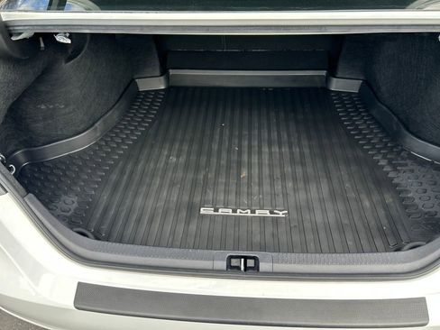 Used 2024 Toyota Camry SE image 26