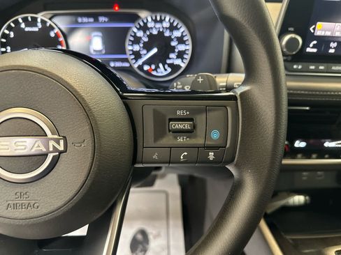 Certified 2022 Nissan Rogue SV image 20