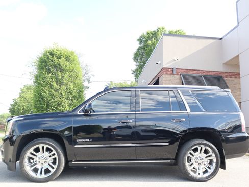 Used 2017 GMC Yukon Denali w/ Open Road Package AWD/4WD image 10