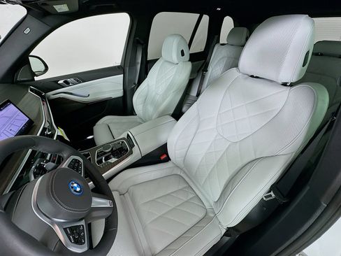 New 2026 BMW X5 xDrive50e w/ M Sport Package AWD/4WD image 34