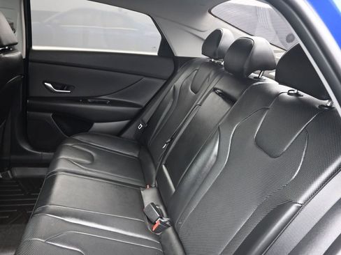 Certified 2022 Hyundai Elantra Limited image 24