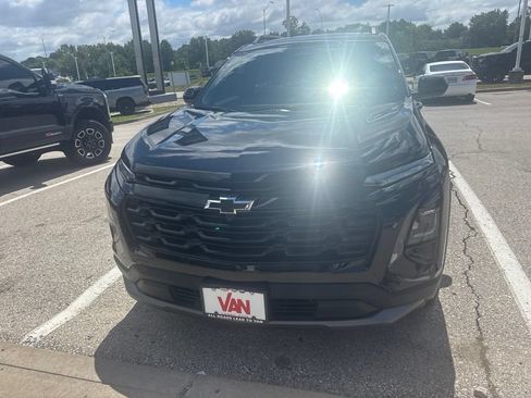 Used 2026 Chevrolet Equinox LT w/ Convenience Package II AWD/4WD image 3