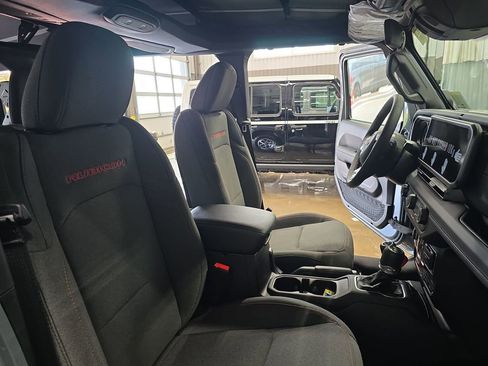 New 2026 Jeep Wrangler Unlimited Rubicon AWD/4WD image 10