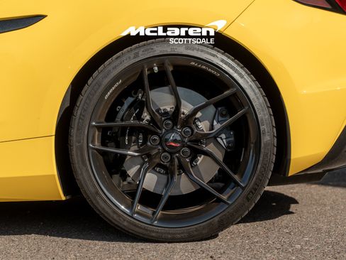 Used 2025 Chevrolet Corvette Z06 RWD image 32
