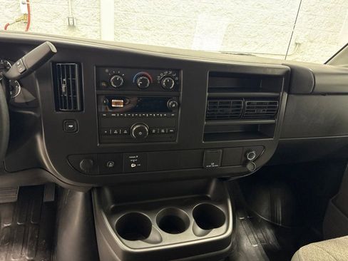New 2026 Chevrolet Express 3500 Extended w/ Chrome Appearance Package RWD image 17
