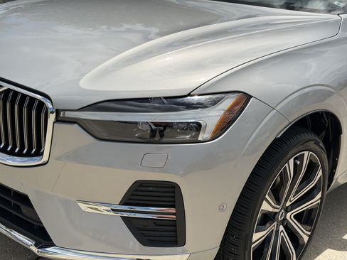 Used 2023 Volvo XC60 B5 Ultimate w/ Climate Package FWD image 8
