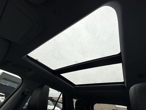 Used 2024 Ford Explorer Limited w/ Limited Technology Package image 21