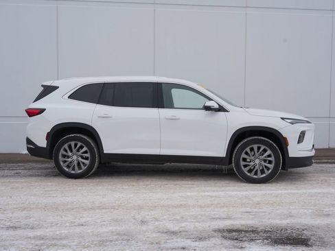 Used 2025 Buick Enclave Preferred image 2
