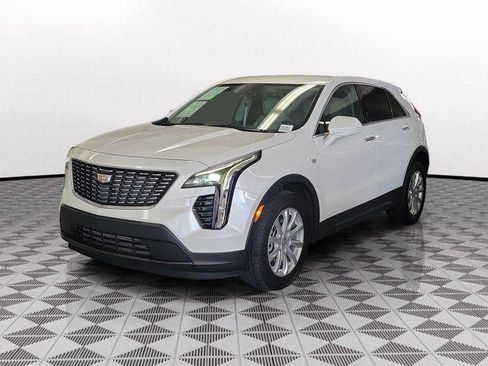 Certified 2022 Cadillac XT4 Luxury FWD image 3