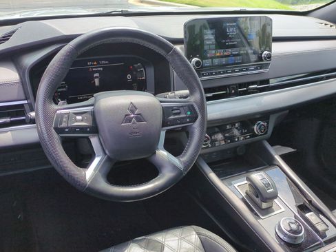 Used 2023 Mitsubishi Outlander SEL FWD image 30