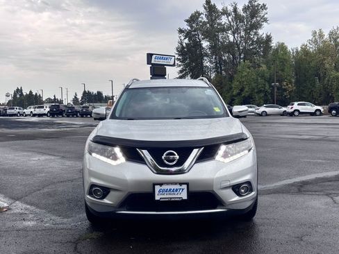 Used 2016 Nissan Rogue SL image 2