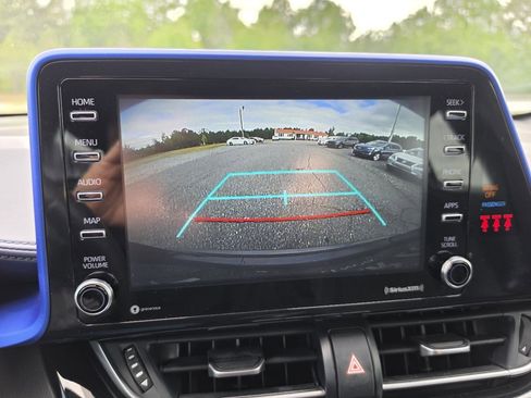 Used 2021 Toyota C-HR XLE FWD image 13