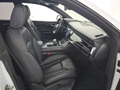 Used 2023 Audi Q8 Prestige w/ Prestige Package AWD/4WD image 8