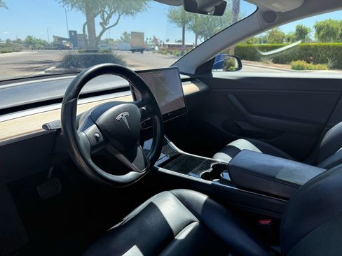 Used 2018 Tesla Model 3 Mid Range RWD image 8