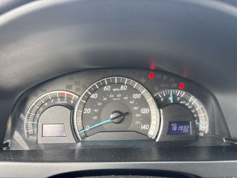 Used 2012 Toyota Camry SE FWD image 19