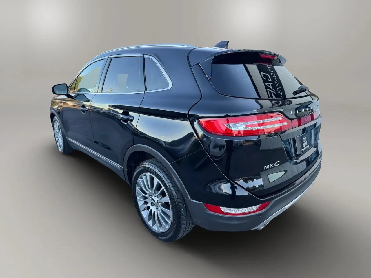 Used 2017 Lincoln MKC Reserve FWD image 8