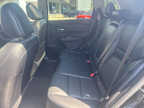 Used 2023 Nissan Rogue SL w/ SL Premium Package image 28