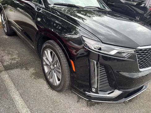 Used 2025 Cadillac XT6 Premium Luxury FWD image 4