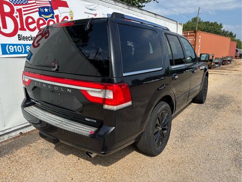 Used 2015 Lincoln Navigator 2WD image 3