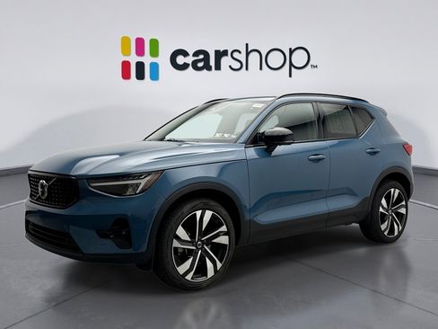 Used 2023 Volvo XC40 B5 Plus w/ Protection Package Premier image 1