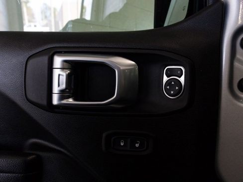 Certified 2023 Jeep Wrangler Unlimited Rubicon 4xe w/ Steel Bumper Group image 11