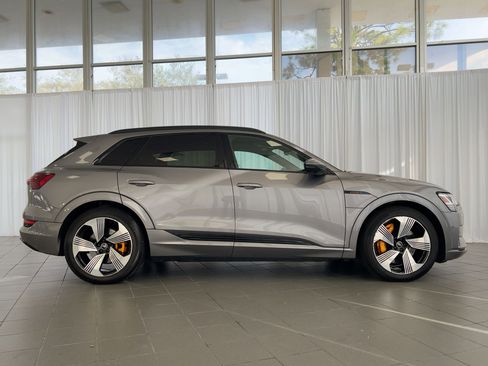 Used 2022 Audi e-tron Premium Plus w/ Premium Plus Package image 8