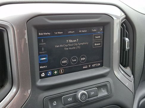 Used 2022 Chevrolet Silverado 2500 Custom w/ Custom Convenience Package image 31