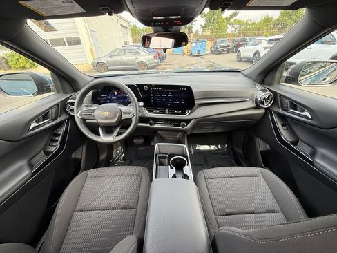 Used 2025 Chevrolet Equinox LT AWD/4WD image 22