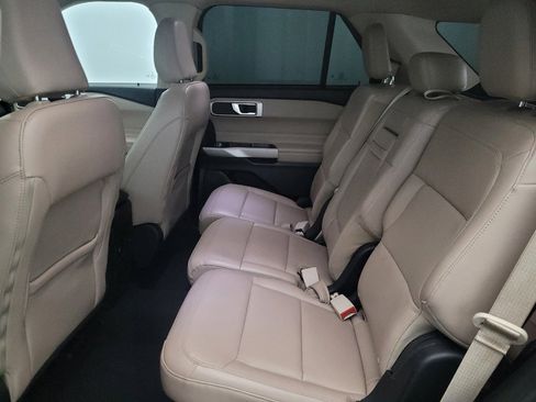 Used 2023 Ford Explorer XLT w/ Equipment Group 202A image 18