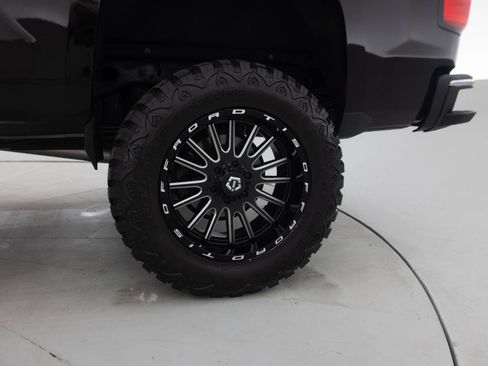 Used 2017 Chevrolet Silverado 1500 LT w/ All Star Edition AWD/4WD image 22