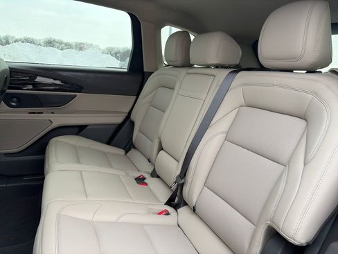 Used 2025 Lincoln Nautilus Premier w/ Equipment Group 102A image 30