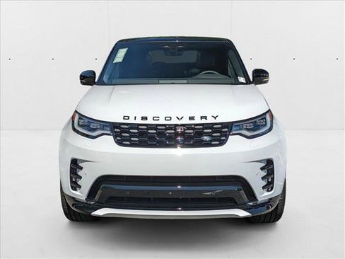 New 2025 Land Rover Discovery Dynamic SE image 6