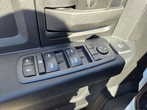 Used 2024 RAM 2500 Tradesman w/ Chrome Appearance Group image 11