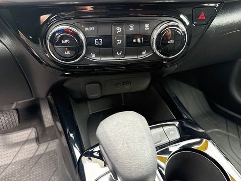 Used 2025 Chevrolet Trax ACTIV w/ Driver Confidence Package FWD image 20
