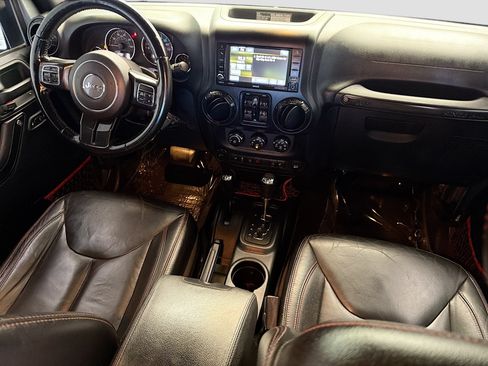 Used 2018 Jeep Wrangler Unlimited Rubicon AWD/4WD image 12